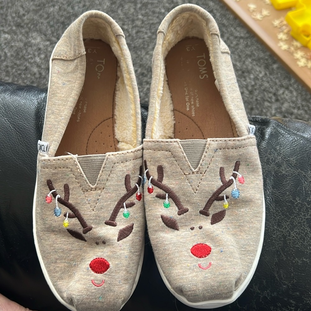 Tom’s Christmas shoes